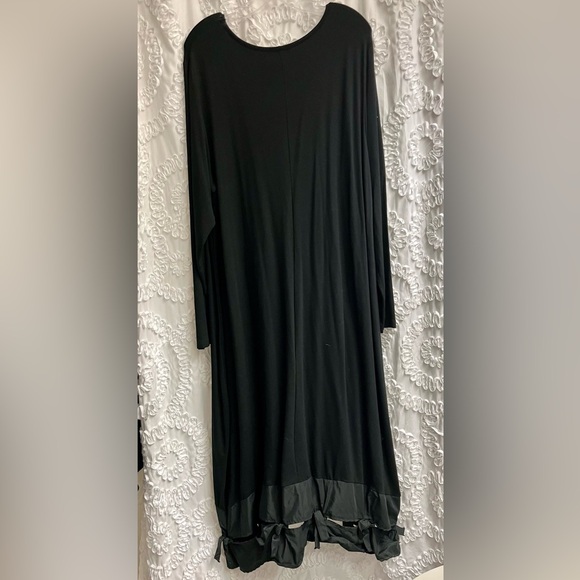 NWT. LUUKAA long black dress with taffeta around the bottom size 7 - Picture 1 of 5